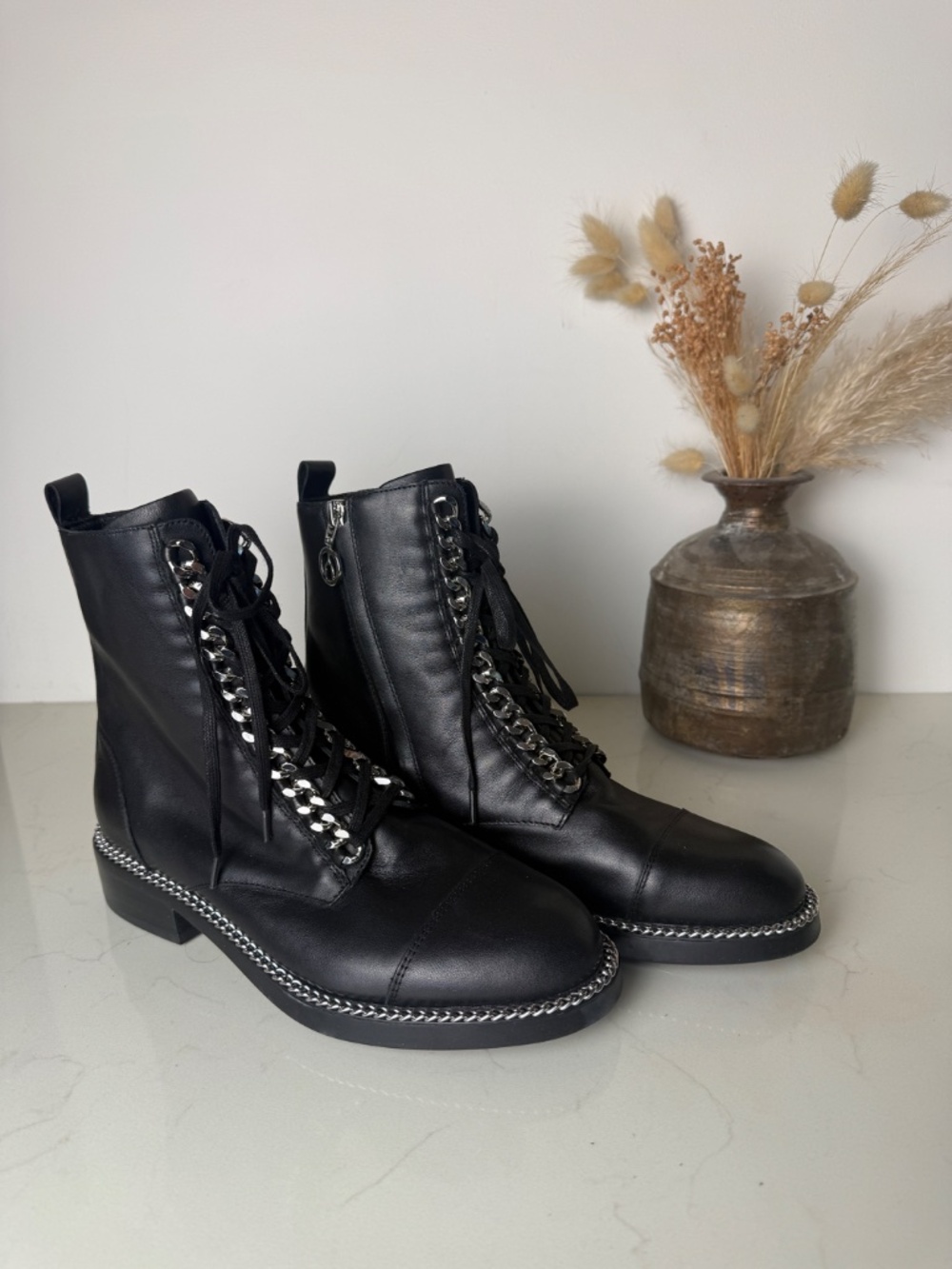 Wishbone Collection Agnes Boot Black size 8